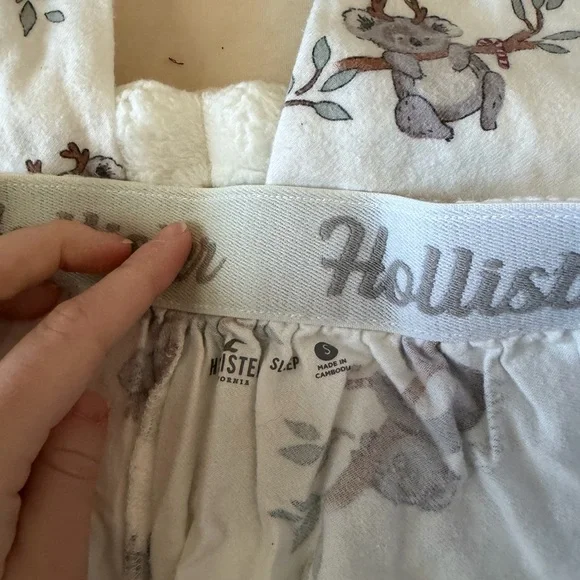 Hollister Koala Print Pajama Pants - Picture 4 of 4